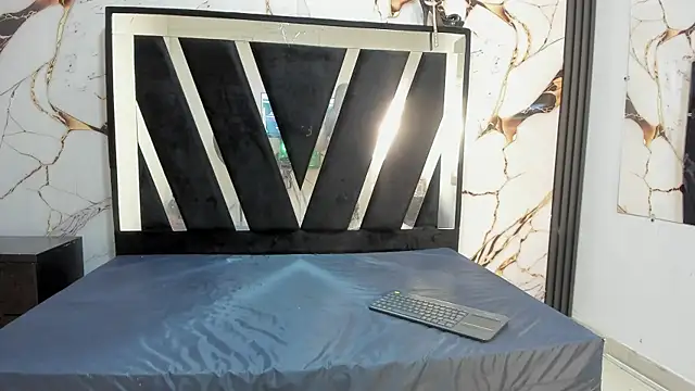 KarinaSimonz online show from 10-29-25, 07:35