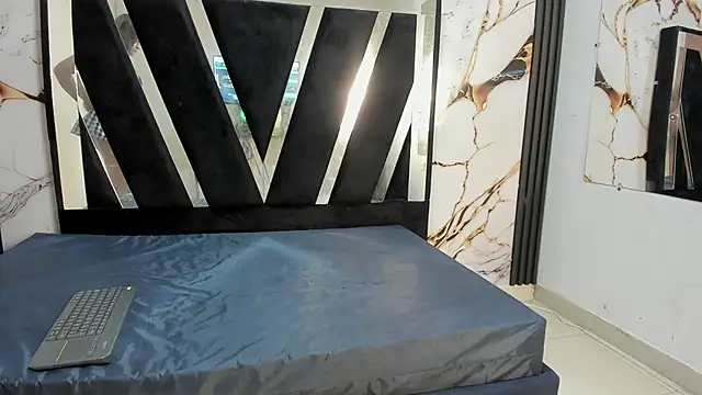 KarinaSimonz online show from 11-15-25, 07:40