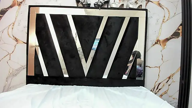 KarinaSimonz online show from 02-18-26, 08:05