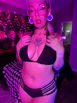 GoldieBakeman online show from 11-25-25, 07:03