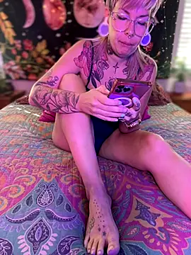 GoldieBakeman online show from 10-16-25, 04:15