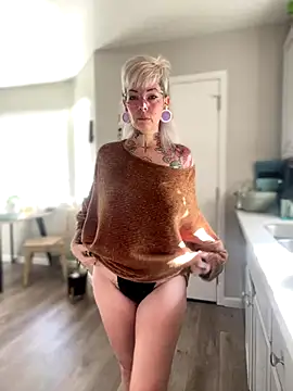 GoldieBakeman online show from 12-15-25, 05:08