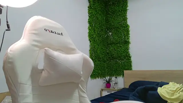 Lorennameliyy online show from 03-22-25, 08:04