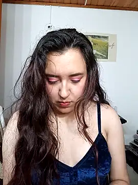 Emi chik online show from 10-22-25, 10:58