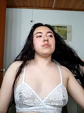 Emi chik online show from 11-15-25, 11:25