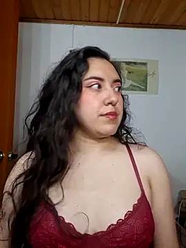 Emi chik online show from 05-17-26, 03:39