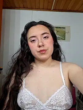 Emi chik online show from 04-26-26, 03:15
