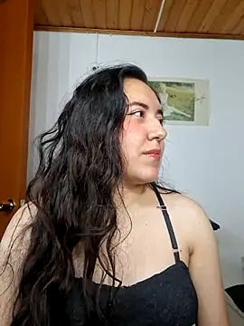 Emi chik online show from 02-26-26, 10:04