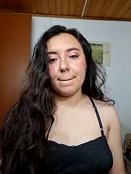 Emi chik online show from 05-29-26, 05:57