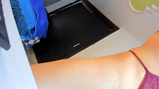 Eyleen Santos online show from 03-17-26, 08:56