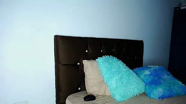 Sweet hot mia online show from 11-04-25, 12:53