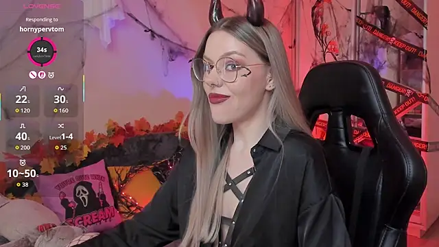 Marta May  online show from 10-28-25, 05:01