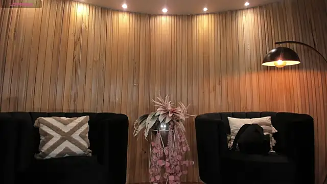 KatieNolan 1 online show from 11-08-25, 06:22