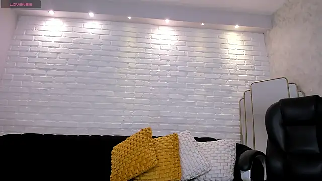 KatieNolan 1 online show from 11-27-25, 07:36