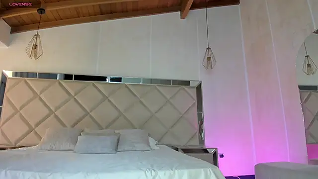 KatieNolan 1 online show from 03-19-25, 06:44