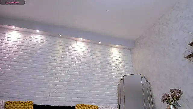 KatieNolan 1 online show from 11-28-25, 07:25