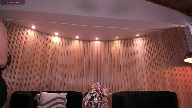 KatieNolan 1 online show from 11-05-25, 06:00