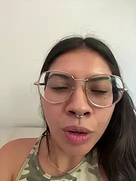 Snapshot of Argentiiniita chatting on 01-19-25, 08:41 Argentiiniita online show from 01-19-25, 08:41