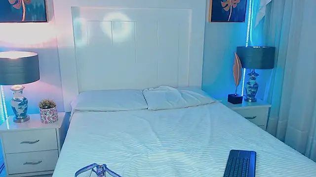 Snapshot of Ivyy_Crystal chatting on 03-10-26, 12:20 Ivyy Crystal online show from 03-10-26, 12:20