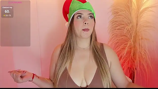 Snapshot of thaliafox_ chatting on 12-15-25, 04:46 thaliafox online show from 12-15-25, 04:46