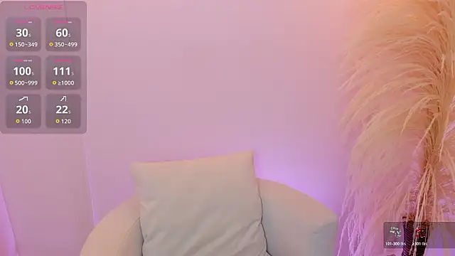 thaliafox  online show from 03-23-26, 06:41