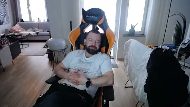 Sebuleczek online show from 03-01-25, 02:02