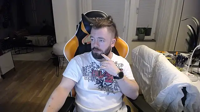 Sebuleczek online show from 02-26-25, 02:08