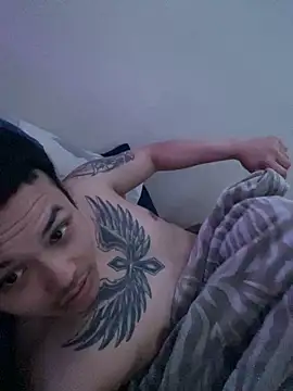 Snapshot of gamingcouple420 chatting on 11-01-25, 07:02 gamingcouple420 online show from 11-01-25, 07:02