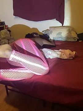 Snapshot of gamingcouple420 chatting on 09-20-25, 04:28 gamingcouple420 online show from 09-20-25, 04:28