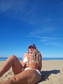 Snapshot of MariaRichi_ chatting on 09-19-25, 07:56 MariaRichi online show from 09-19-25, 07:56