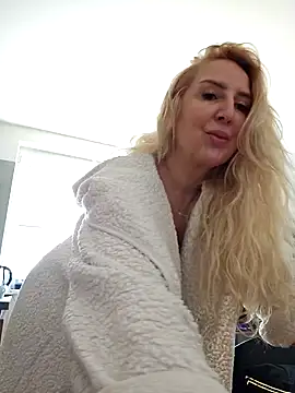 Snapshot of MariaRichi_ chatting on 03-19-25, 07:40 MariaRichi online show from 03-19-25, 07:40