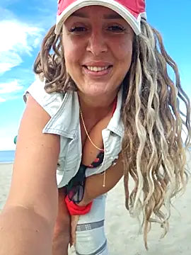 Snapshot of MariaRichi_ chatting on 09-26-25, 07:37 MariaRichi online show from 09-26-25, 07:37