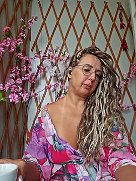 Snapshot of MariaRichi_ chatting on 09-23-25, 07:26 MariaRichi online show from 09-23-25, 07:26