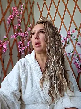 Snapshot of MariaRichi_ chatting on 09-11-25, 06:46 MariaRichi online show from 09-11-25, 06:46