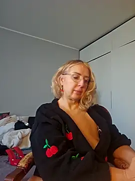 Snapshot of MariaRichi_ chatting on 04-09-26, 06:19 MariaRichi online show from 04-09-26, 06:19