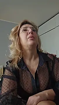 Snapshot of MariaRichi_ chatting on 03-04-26, 08:00 MariaRichi online show from 03-04-26, 08:00