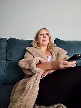 MariaRichi  online show from 11-21-25, 08:02