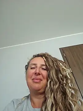 Snapshot of MariaRichi_ chatting on 10-07-25, 08:26 MariaRichi online show from 10-07-25, 08:26