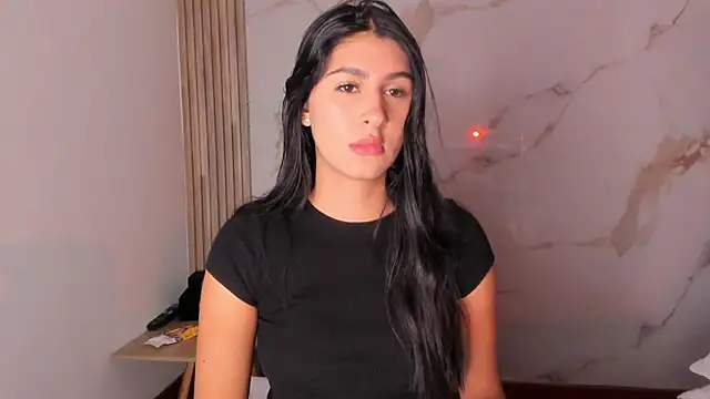 Snapshot of Ashley_Evans18 chatting on 09-22-25, 01:50 Ashley Evans18 online show from 09-22-25, 01:50