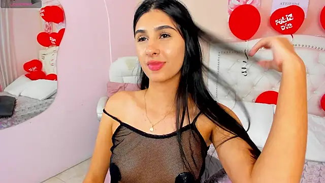 Snapshot of Ashley_Evans18 chatting on 02-17-25, 05:44 Ashley Evans18 online show from 02-17-25, 05:44