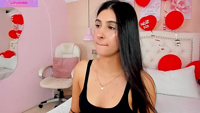 Snapshot of Ashley_Evans18 chatting on 02-21-25, 12:38 Ashley Evans18 online show from 02-21-25, 12:38