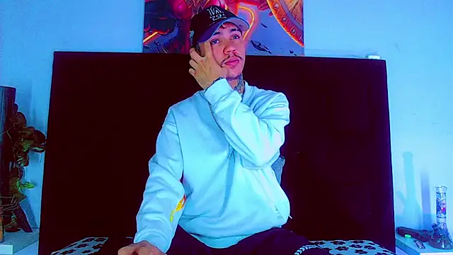 HannibalLester online show from 11-18-25, 04:38