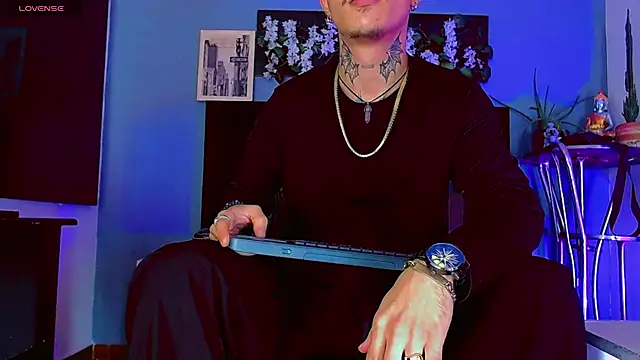 Snapshot of HannibalLester chatting on 07-11-26, 04:13 HannibalLester online show from 07-11-26, 04:13