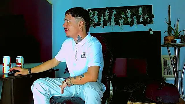 HannibalLester online show from 04-07-26, 03:19