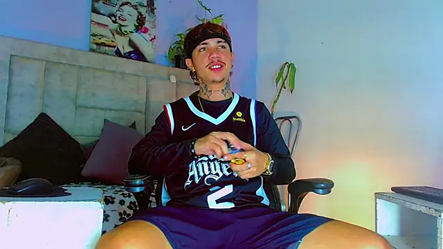 HannibalLester online show from 09-18-25, 04:48