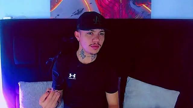 HannibalLester online show from 11-17-25, 03:54