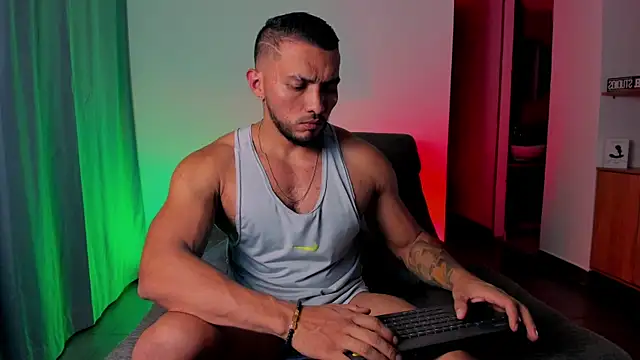 maximusclark1 online show from 03-13-25, 05:00