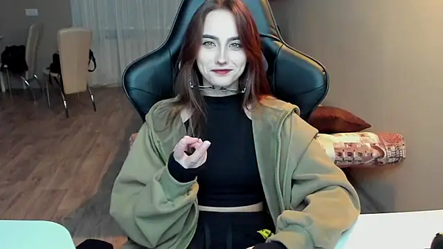 Snapshot of SilverDream chatting on 02-04-25, 04:29 SilverDream online show from 02-04-25, 04:29