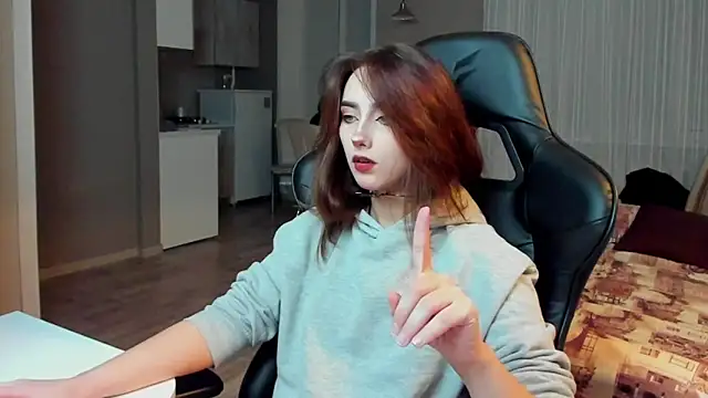 Snapshot of SilverDream chatting on 02-12-25, 11:41 SilverDream online show from 02-12-25, 11:41