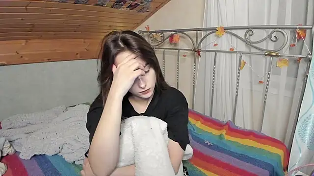 Snapshot of SilverDream chatting on 12-14-24, 11:23 SilverDream online show from 12-14-24, 11:23